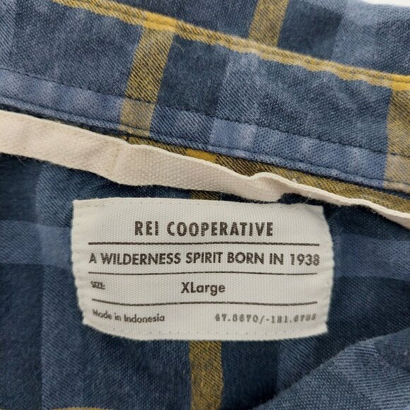 REI Cooperative Men's XL Blue & Yellow Plaid Flannel Shirt Sportsman Camping - Picture 4 of 8